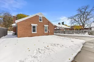 720 Russet St, Racine, WI 53405 - Photo 6