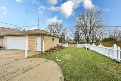 2806 E Bottsford Ave #2808, Saint Francis, WI 53235 - Photo 20