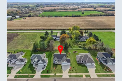 7911 W Oakwood Way, Franklin, WI 53132 - Photo 38