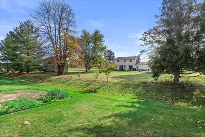 7911 W Oakwood Way, Franklin, WI 53132 - Photo 34
