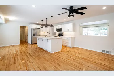 6604 W Glenbrook Rd, Brown Deer, WI 53223 - Photo 8