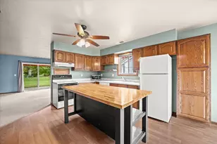 6813 Diane Dr, Newburg, WI 53090 - Photo 10