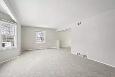 9630 W Rio St, Milwaukee, WI 53225 - Photo 6