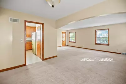1700 E Menlo Blvd #Upper, Shorewood, WI 53211 - Photo 8