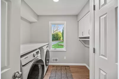 279  High Forest Dr, Grafton, WI 53012 - Photo 20