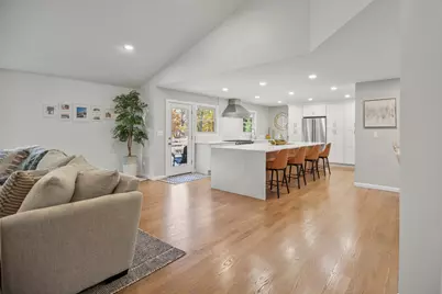 279  High Forest Dr, Grafton, WI 53012 - Photo 8