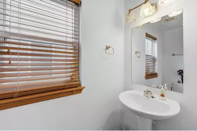 1810 N 19th St, Milwaukee, WI 53205 - Photo 8