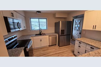 5749  Cambridge Cir #2, Racine, WI 53406 - Photo 6