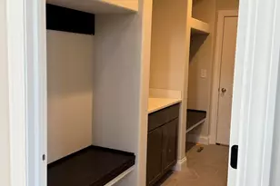 1013 Waterstone Ct, Pewaukee, WI 53072 - Photo 4