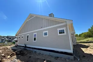 N55W25226 Crescent Hill Dr, Sussex, WI 53089 - Photo 8