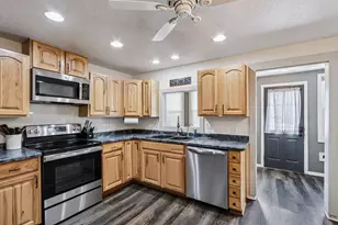 50 E State St, Hartford, WI 53027 - Photo 16