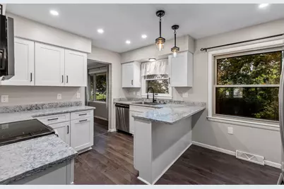 W174N9287  Joper Rd, Menomonee Falls, WI 53051 - Photo 6