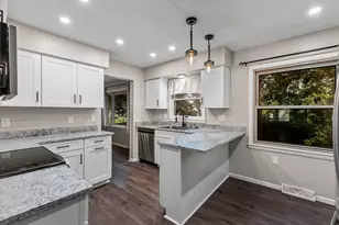 W174N9287 Joper Rd, Menomonee Falls, WI 53051 - Photo 6