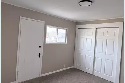 1136 S 57th St, West Allis, WI 53214 - Photo 10