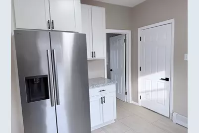 1136 S 57th St, West Allis, WI 53214 - Photo 4