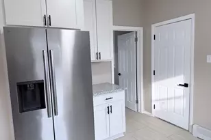 1136 S 57th St, West Allis, WI 53214 - Photo 4