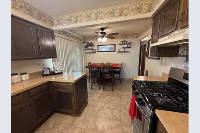 10525 W Rae Ave, Milwaukee, WI 53225 - Photo 20