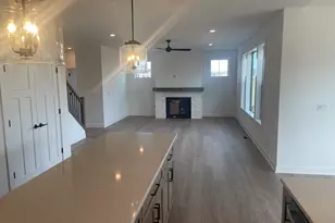 407 Ingleside Ct, Dousman, WI 53066 - Photo 4