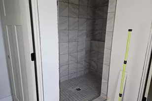 407 Ingleside Ct, Dousman, WI 53066 - Photo 8