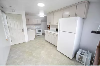 2053 S 91st St, West Allis, WI 53227 - Photo 16