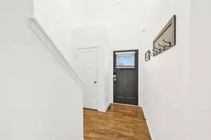 W1171 Meadowsweet Pass, Ixonia, WI 53036 - Photo 4