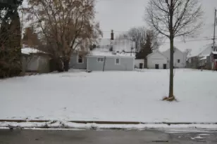 3219 W Lynndale Ave, Greenfield, WI 53221 - Photo 16