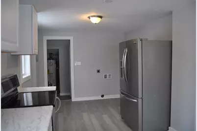 3219 W Lynndale Ave, Greenfield, WI 53221 - Photo 6