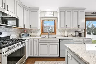 25924 Bennington Dr, Racine, WI 53185 - Photo 8