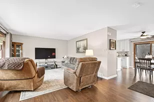 25924 Bennington Dr, Racine, WI 53185 - Photo 12