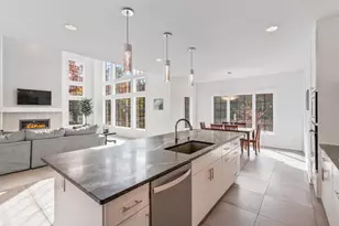 W339S271 Foxtail Ct, Delafield, WI 53066 - Photo 12