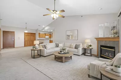 223  Fifth St #319, Hartford, WI 53027 - Photo 4