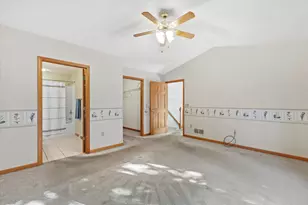 7084 S Fieldstone Ct, Franklin, WI 53132 - Photo 16