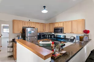 2105 Pine Ridge Ct, Grafton, WI 53024 - Photo 16