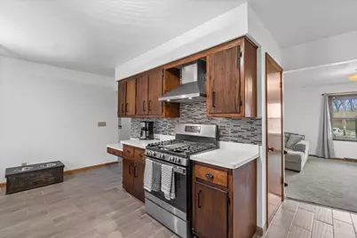 2826 W Green Tree Rd, Glendale, WI 53209 - Photo 4