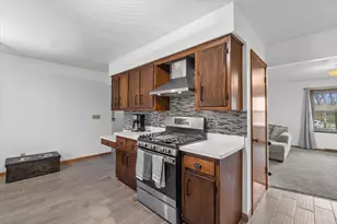 2826 W Green Tree Rd, Glendale, WI 53209 - Photo 4