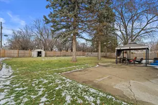 2826 W Green Tree Rd, Glendale, WI 53209 - Photo 30