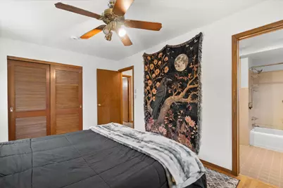 2826 W Green Tree Rd, Glendale, WI 53209 - Photo 16