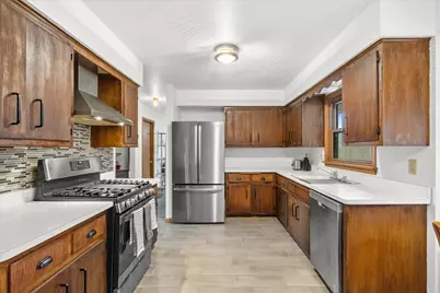 2826 W Green Tree Rd, Glendale, WI 53209 - Photo 2