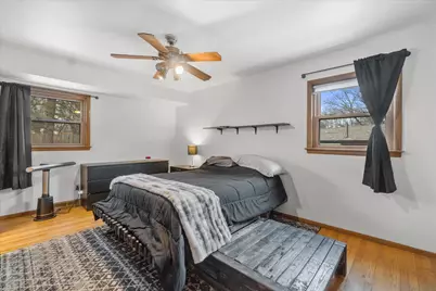 2826 W Green Tree Rd, Glendale, WI 53209 - Photo 14