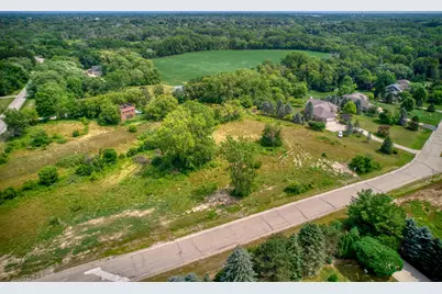 5670  Park Ridge Dr, Racine, WI 53402 - Photo 4