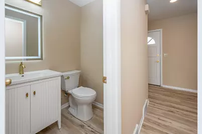 W233N6950  Salem Dr, Sussex, WI 53089 - Photo 16