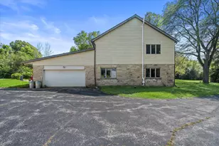 2416 W Dean Ct, River Hills, WI 53217 - Photo 28