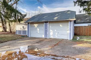 318 N Hartwell Ave, Waukesha, WI 53186 - Photo 4