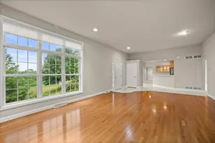 N59W17728 Meadow Ct, Menomonee Falls, WI 53051 - Photo 12