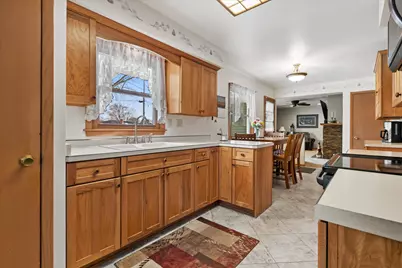 W177N9140  St Francis Dr, Menomonee Falls, WI 53051 - Photo 12