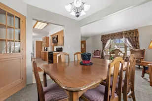 W177N9140 St Francis Dr, Menomonee Falls, WI 53051 - Photo 10