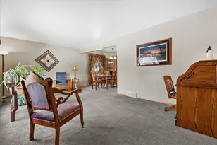 W177N9140 St Francis Dr, Menomonee Falls, WI 53051 - Photo 6