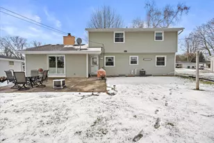 W177N9140 St Francis Dr, Menomonee Falls, WI 53051 - Photo 38