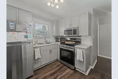 3019 S 50th St, Milwaukee, WI 53219 - Photo 8