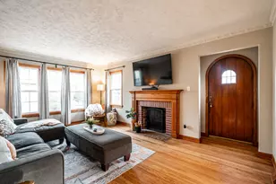 331 N 111th St, Wauwatosa, WI 53226 - Photo 4